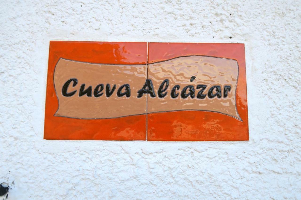 הוילה Gorafe Cueva Alcazar מראה חיצוני תמונה