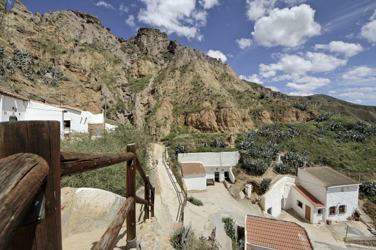הוילה Gorafe Cueva Alcazar מראה חיצוני תמונה